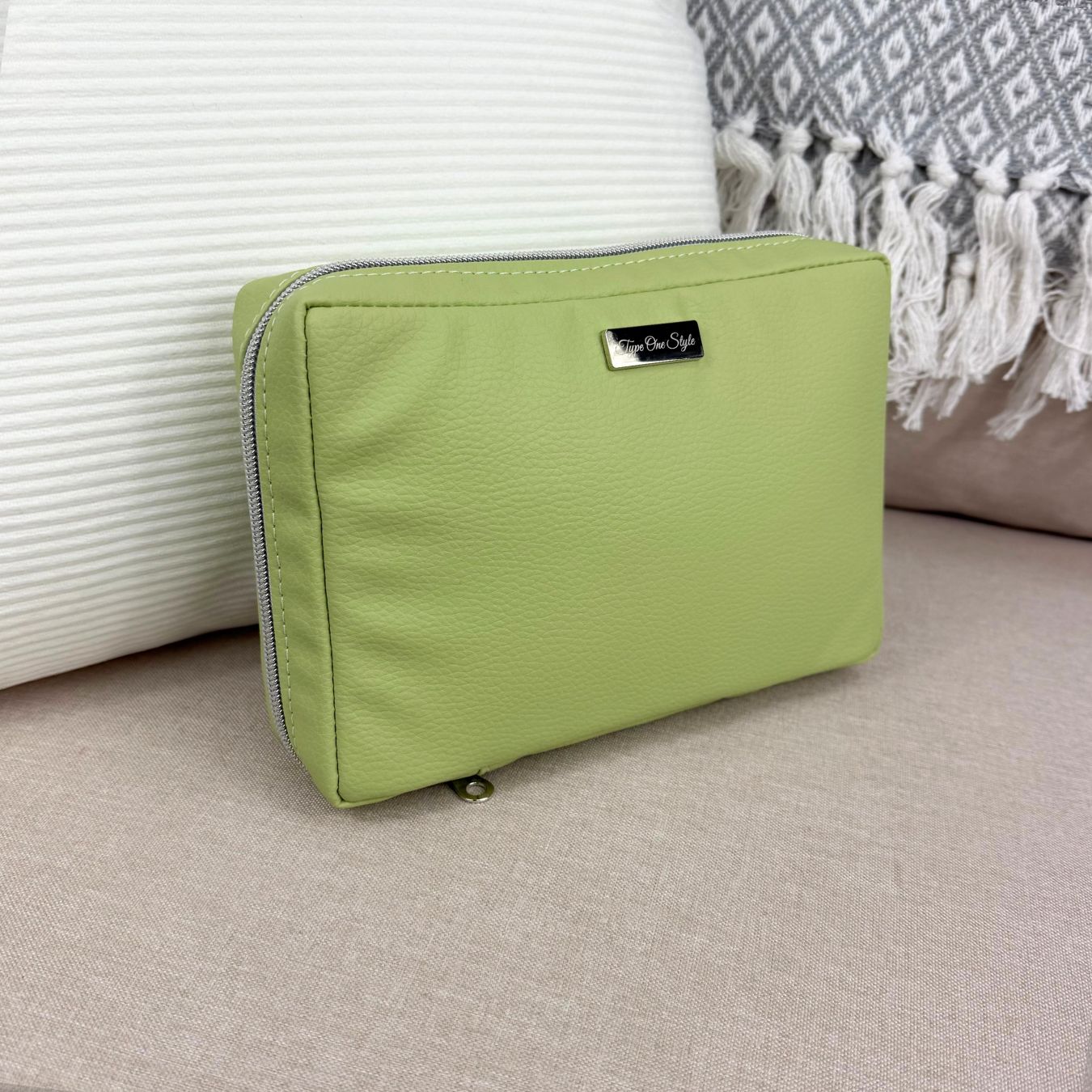 Luxury T1D Essentials Bags for Luxury Pastel Green diabetes supplies and insulin pumps
