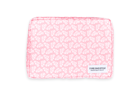 Pretty in Pink T1D Essentials Bag for diabetes supplies and insulin pumps