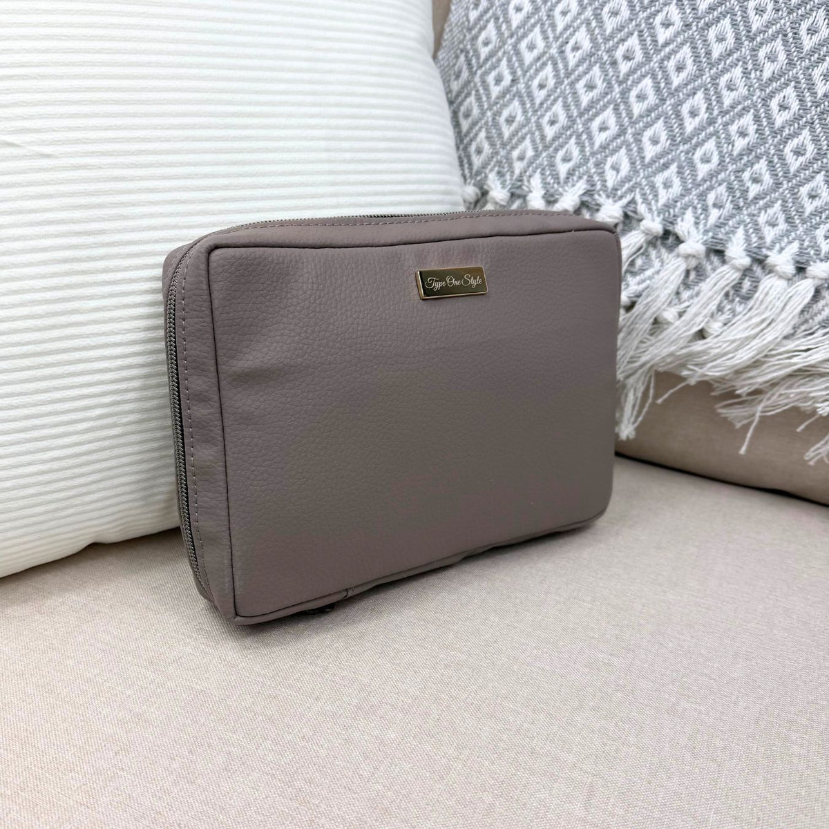 Luxury T1D Essentials Bags for Luxury Chic Taupe diabetes supplies and insulin pumps