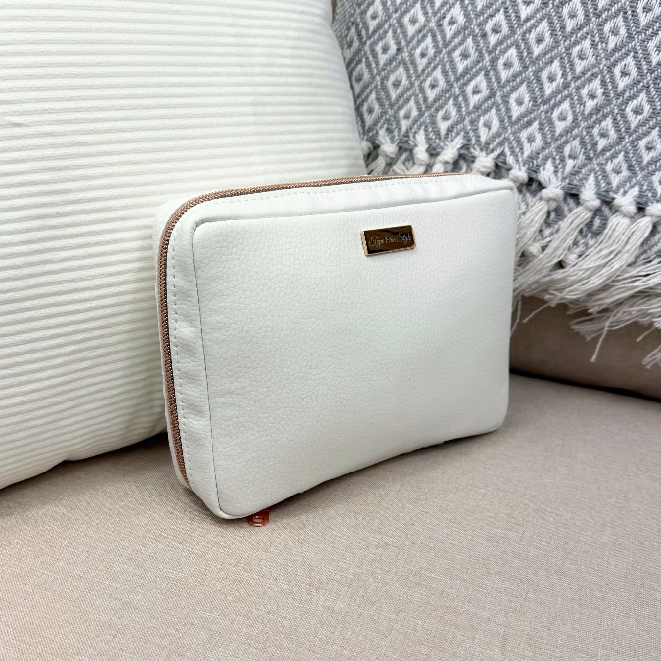 Luxury T1D Essentials Bags for Luxury White diabetes supplies and insulin pumps