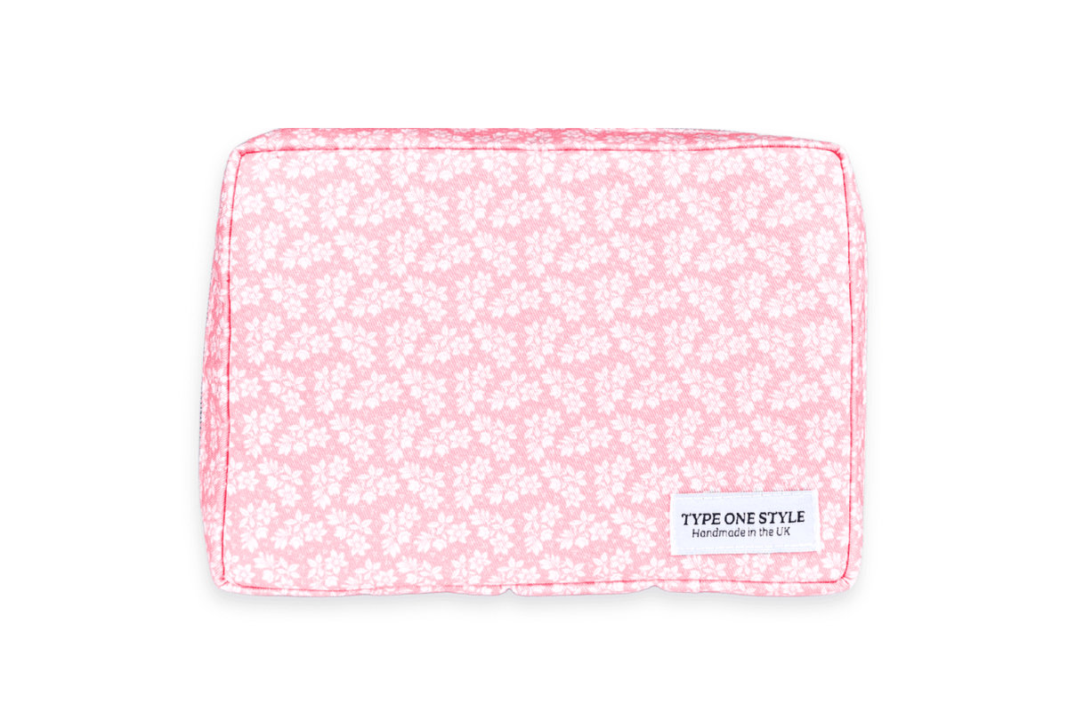 Pretty in Pink T1D Essentials Bag for diabetes supplies and insulin pumps