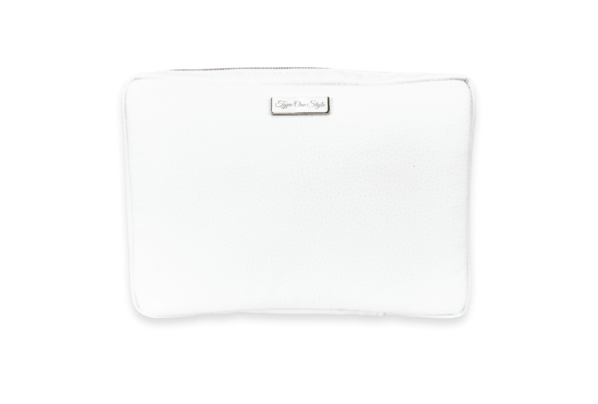 White Luxury T1D Essentials Bag for diabetes supplies and insulin pumps